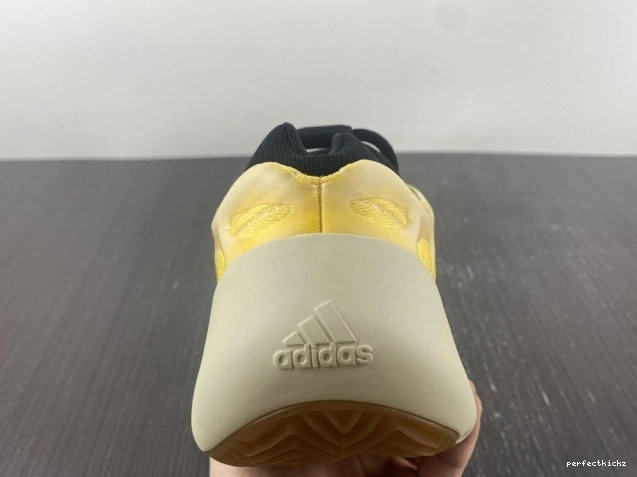V3 700 Mono Safflower HP5425 Adidas Yeezy 0808